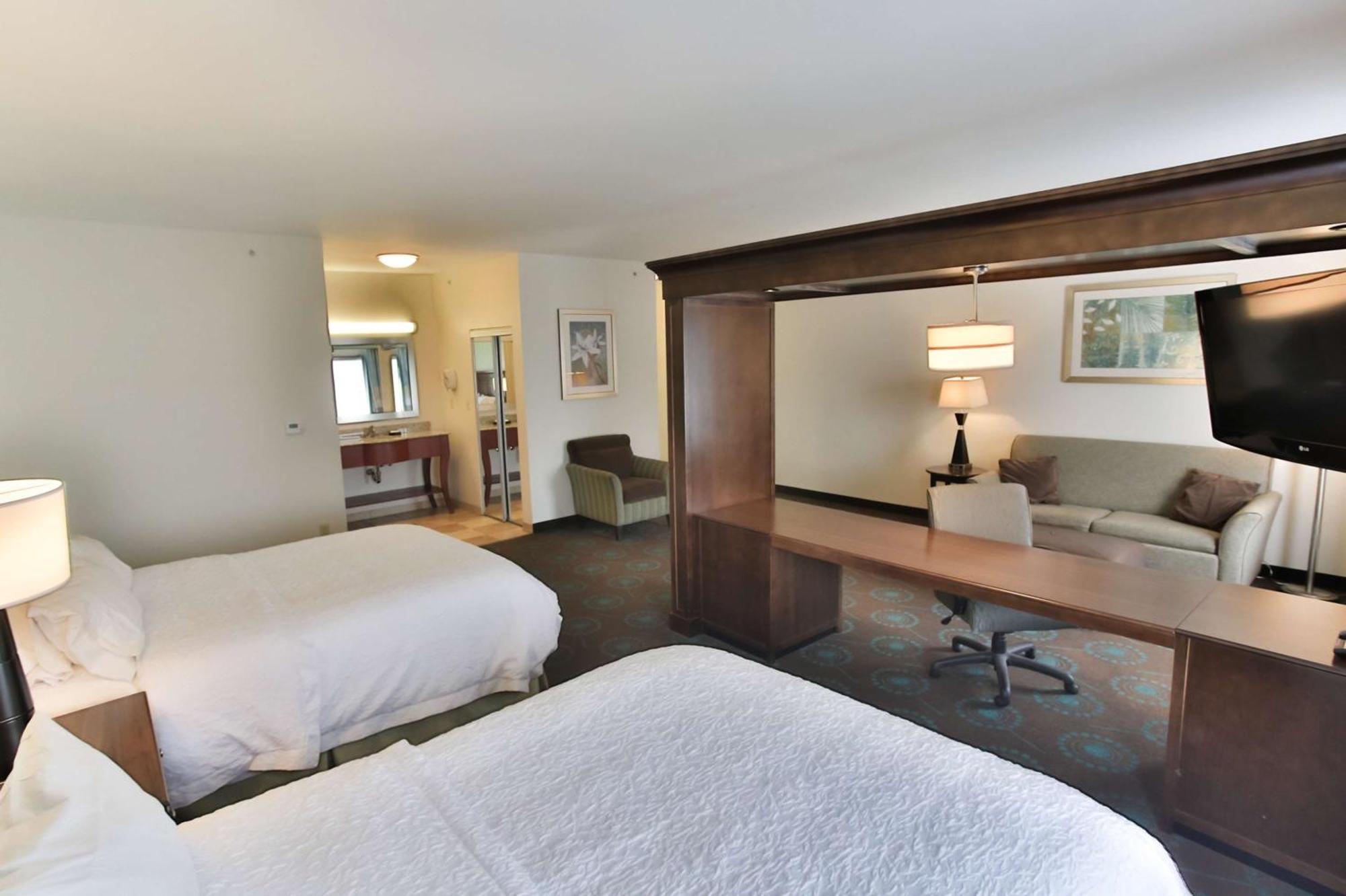 Hampton & Hotel 3*